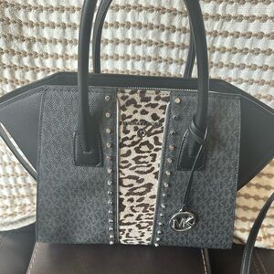 Beautiful Michael Kors Bag Large